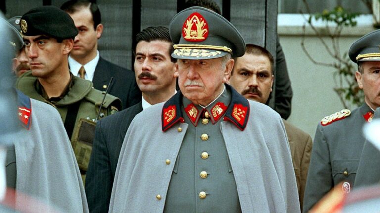 Cómo el gobierno de Frei ayudó a Augusto Pinochet a escapar de la extradición a España fingiendo una enfermedad mental