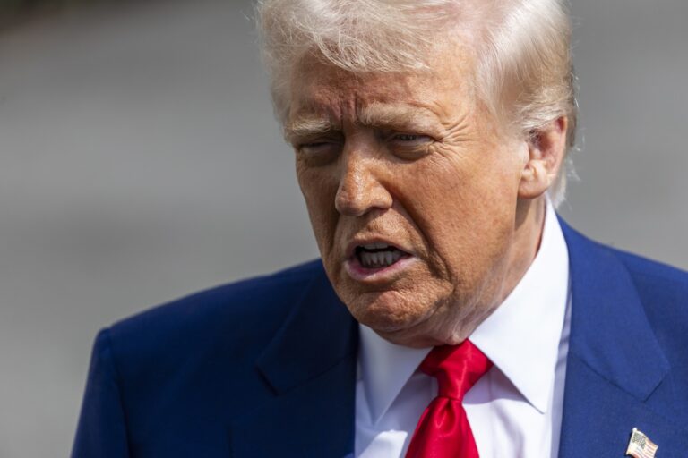 Trump admite que la guerra comercial “no será fácil” y llama a “resistir”: “Es una revolución económica y vamos a ganar”