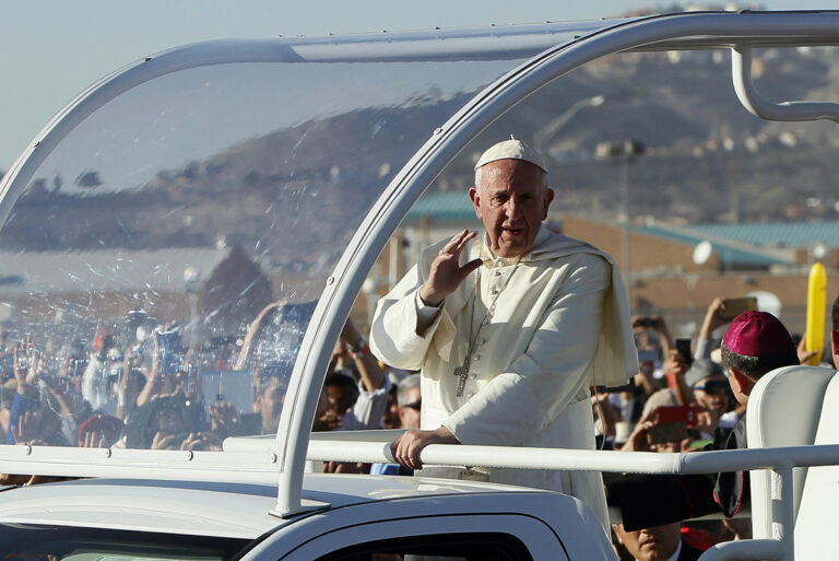 El Vaticano prevé trasladar el cuerpo del papa Francisco a la basílica de San Pedro el 23 de abril