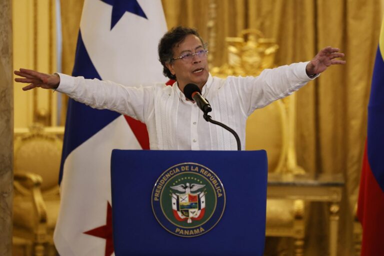 Presidente Gustavo Petro reconoce ser un adicto 