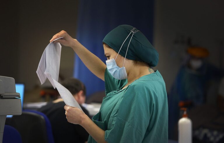 Enfermera reveló secretos médicos de la esposa de su expareja en Lautaro: Justicia la condenó y deberá pagar más de $400 mil