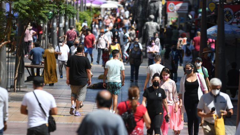 Comisión de Trabajo de la Cámara aprobó proyecto que busca establecer Viernes Santo como feriado irrenunciable