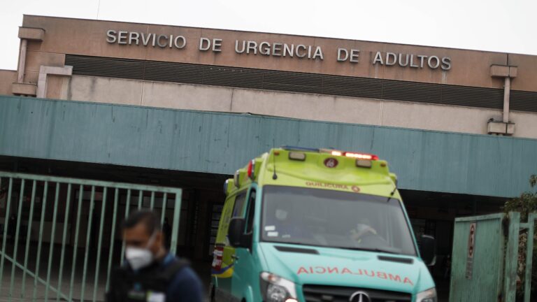 Hospital San José firma convenio para descongestionar urgencias antes del inicio de la campaña de invierno