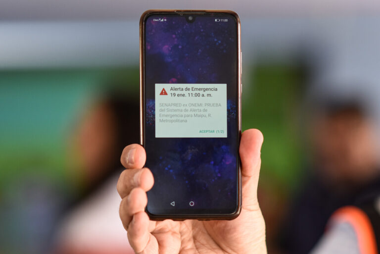Confirmado: Mensaje de alerta SAE que llegó a celulares fue un error y Senapred investigará su origen