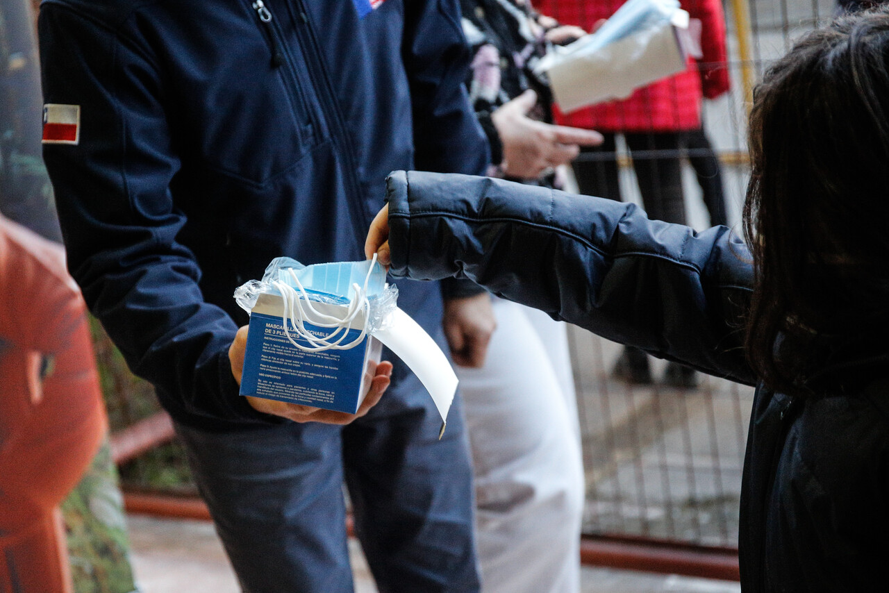 Vuelve el uso de mascarilla: Será obligatorio en urgencias a partir del 15 de abril/Agencia Uno
