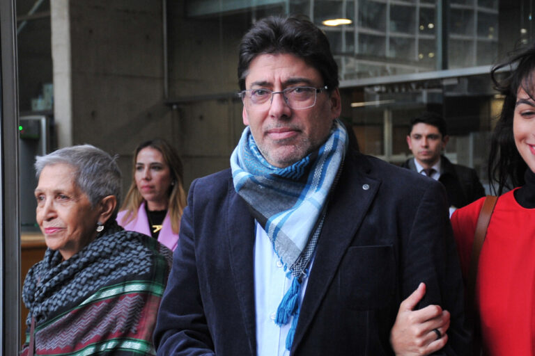 Partido Comunista anuncia candidatura parlamentaria de Daniel Jadue: Competirá para ser diputado del Distrito 9