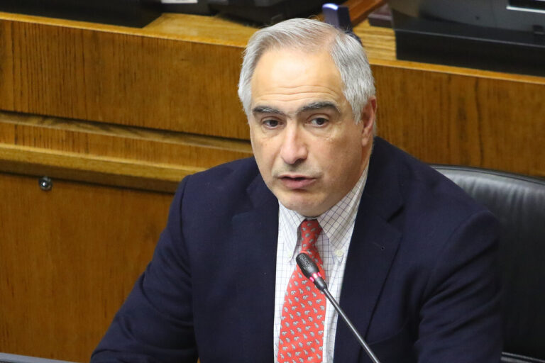 Senador Francisco Chahuán renuncia a Renovación Nacional
