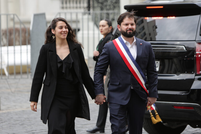 Paula Carrasco se va a vivir con Gabriel Boric al Barrio Yungay a días de iniciar su prenatal
