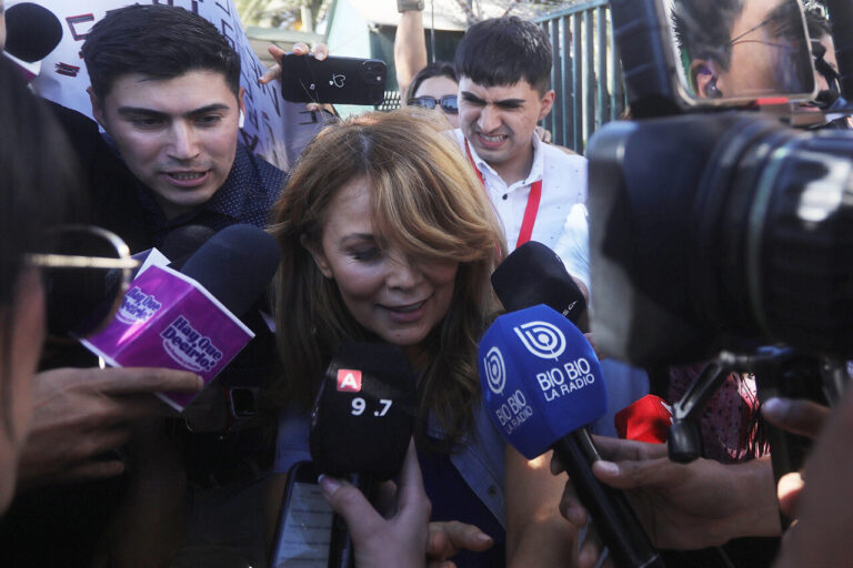 Nueva formalización complica a Barriga: Fiscalía indaga pagos irregulares a cuidadoras para su hijo con recursos municipales