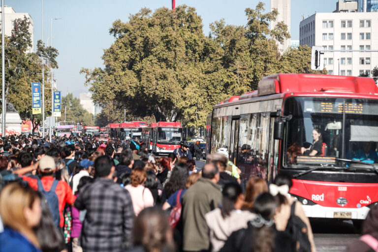Metro restablece servicio tras cierre de estaciones en Línea 1