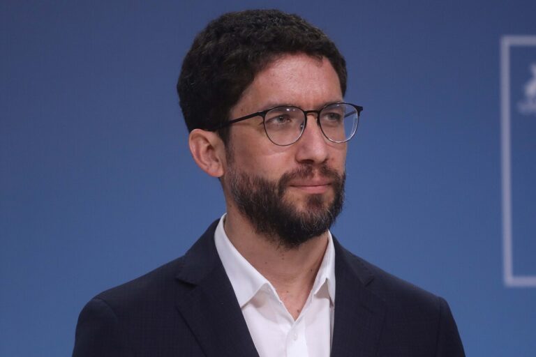 Polémica por Viernes Santo: Ministro reitera que no haber trabajado años anteriores da derecho al día libre