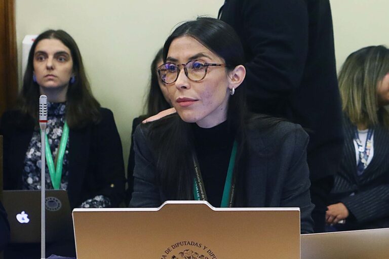 Gestión que terminó en escándalo: El rol de Francisca Moya, jefa Jurídica de Segpres, en la fallida compra de la casa de Allende