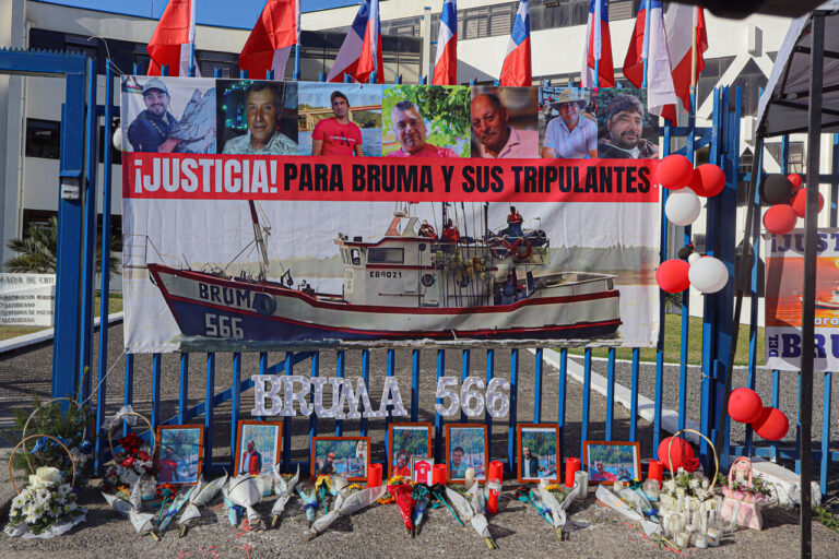 Caso Bruma: Familias de pescadores desaparecidos acusan pacto de silencio de tripulantes de 