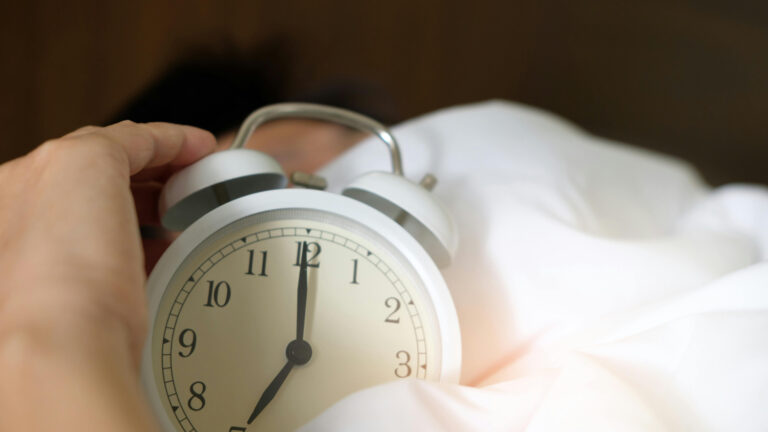 Cambio de horario en invierno: Por qué los expertos piden eliminarlo y sus efectos en la salud