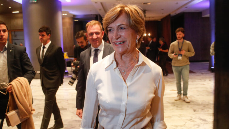 Encuesta Cadem: Matthei lidera con 18% mientras crece desaprobación a Boric y apoyo a prisión preventiva