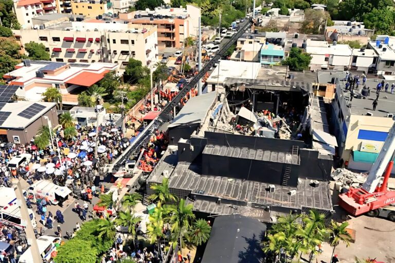 Confirman al menos 218 muertos tras el derrumbe del techo de discoteca Jet Set en República Dominicana