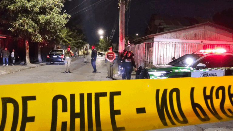 Hombre es asesinado en Recoleta tras presunto robo de vehículo: víctima trabajaba como conductor de aplicación