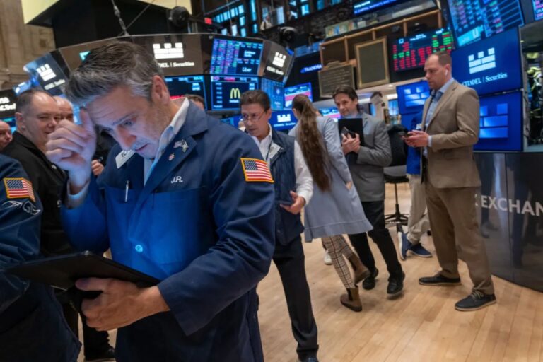 Lunes negro en las bolsas del mundo: Se desploman los mercados en medio de la agitación arancelaria anunciada por Trump