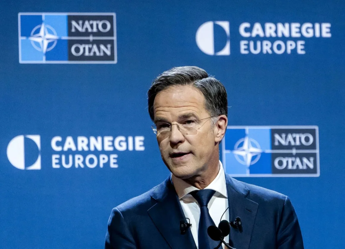 El secretario general de la OTAN, Mark Rutte, dijo a expertos en seguridad en Bruselas en diciembre: “Es hora de adoptar una mentalidad de tiempos de guerra.” Hollandse Hoogte/Shutterstock