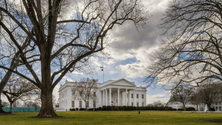 23 estados de EE.UU. demandan al gobierno de Donald Trump por recortar millones de dólares en fondos de salud pública