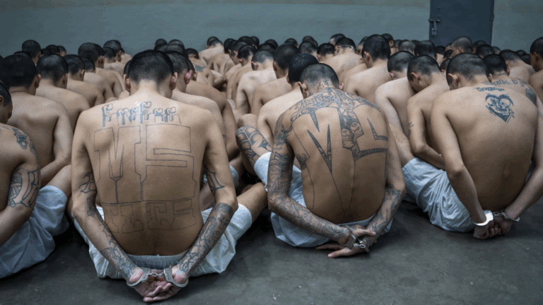 La tinta que condena: Cómo los tatuajes se han convertido en pruebas de pandillerismo en El Salvador, EE.UU. e incluso Europa
