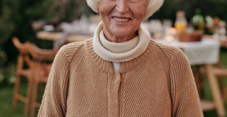 Odontogeriatría: ¿Qué factores influyen en la aparición de enfermedades dentales de adultos mayores?