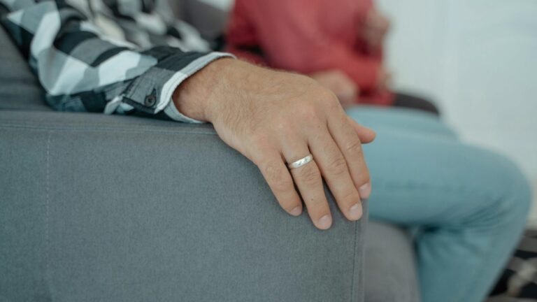 Granjero perdió su anillo de matrimonio en Alemania: Fue encontrado cuatro meses después en el estómago de una vaca