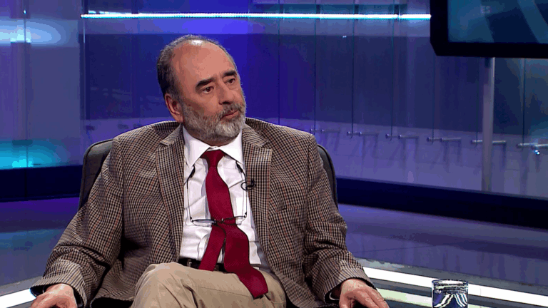 Fragilidad de la política y rabia: Qué explica el fenómeno Kaiser en palabras de Eugenio Guzmán