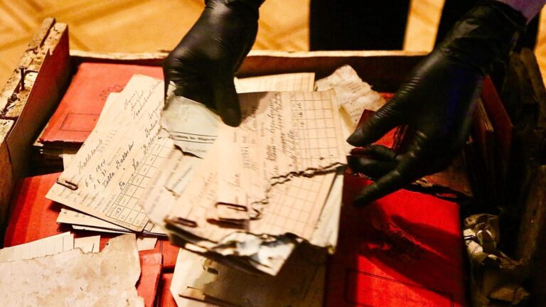 Argentina: Encuentran en edificio de la Corte Suprema cientos de documentos, libretas y fotos ligadas a los nazis