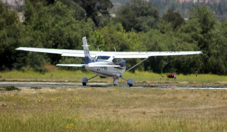 Accidente de avioneta en Curacaví: Recuperan cuerpos de las víctimas y los trasladan a dependencias de Carabineros en Santiago