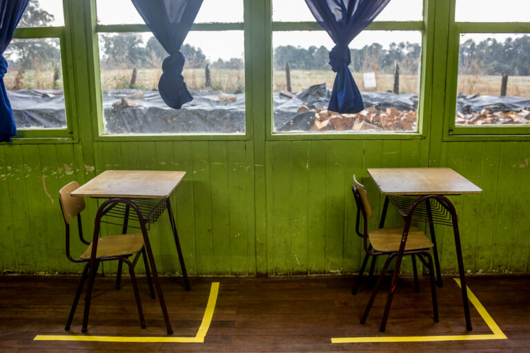 Revelan que casi $900 millones destinados para reparar colegios en Curicó desaparecieron de los fondos municipales