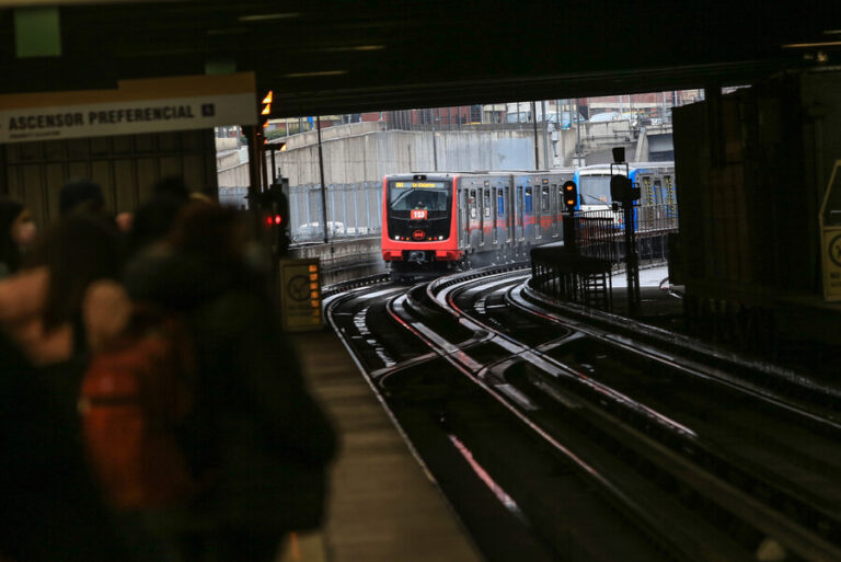 Caos en la Línea 1: Metro registra nuevo retraso en hora punta