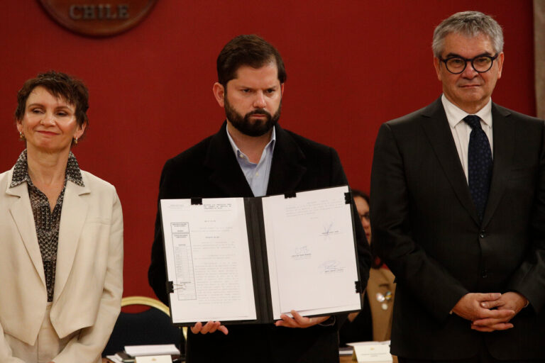 Tohá y Marcel: La relación que el Gobierno conocía y que hoy lo tiene respaldando al ministro de Hacienda