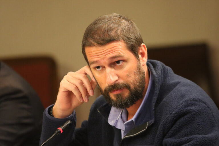 Diputado Ramírez defiende Ley de Fraccionamiento y rechaza suspender tramitación tras error de subsecretaría de Pesca