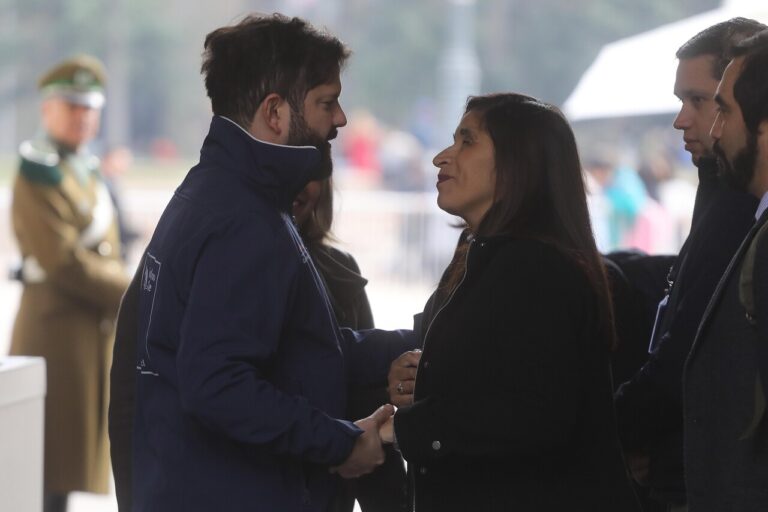 “No se ha puesto los pantalones”: Campillai emplaza a Boric y lo acusa de abandonar a víctimas del estallido social