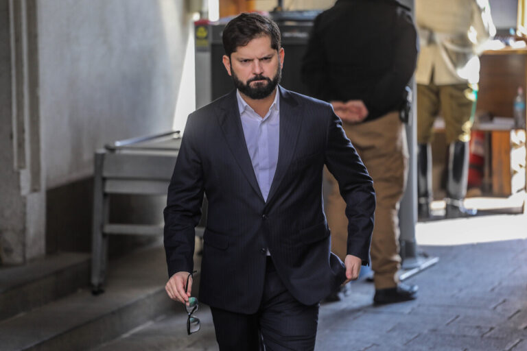 Presidente Boric condena ataque a equipo de salud en Ercilla: 