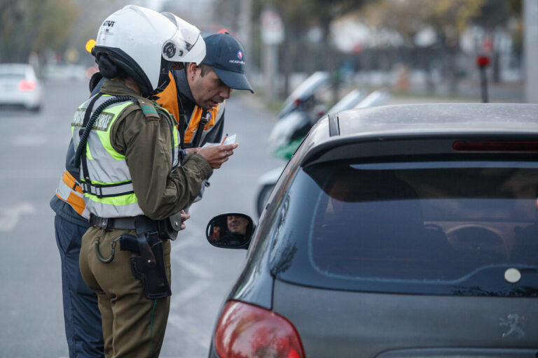 Restricción vehicular: ¿Qué autos no pueden circular este lunes 19 de mayo en Santiago?