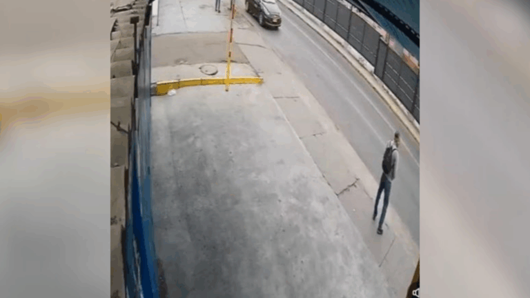 Detienen a hombre que empujó a ciudadano indio contra un auto en Iquique: Se salvó de milagro
