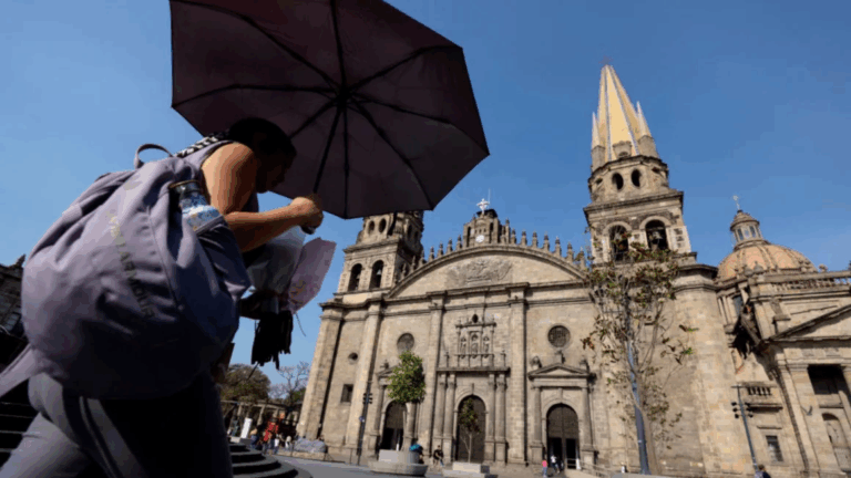 La ola de calor que azota a México: Temperaturas de hasta 45 °C en la mayor parte del país
