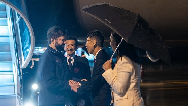 Presidente Boric ya aterrizó en Osaka: Participará en actividades por el Día Nacional de Chile en la Expo Mundial 2025