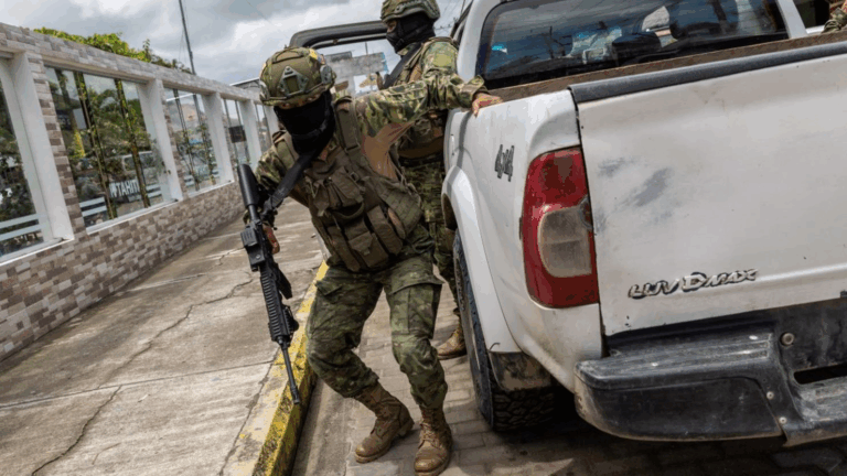 Masacre en Ecuador: Once militares murieron tras emboscada atribuida a disidencias de las FARC