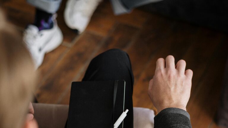 Cómo romper el estigma en torno a salud mental: Seis maneras de priorizar el bienestar