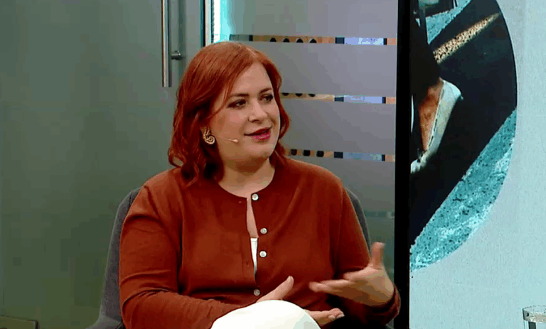 Elísabet Benavent, responsable del fenómeno “Valeria”, habla sobre su nuevo libro: Es el primero con un protagonista hombre