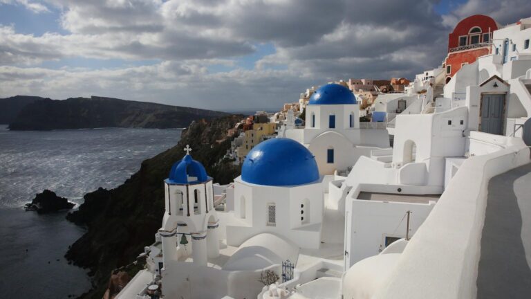 Grecia busca hacer frente al turismo excesivo: Cobrará hasta 20 euros a pasajeros de cruceros