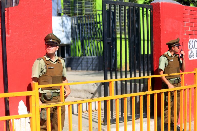 Alumno apuñala a compañero en liceo de Alhué: Atacante había llegado recién al colegio y tenía denuncia de VIF contra su madre