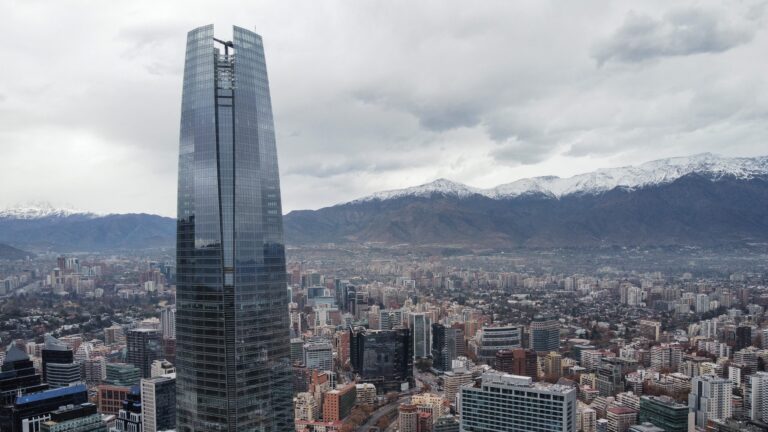 Rachas de viento podrían alcanzar 70 km/h: Se esperan hasta 45 mm de lluvia en la RM