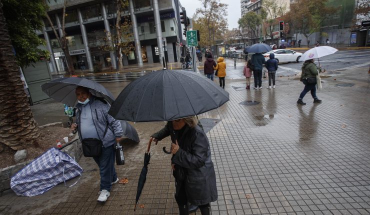 Declaran alerta en cinco regiones de la zona sur por sistema frontal: Advierten que domingo traería intensas lluvias