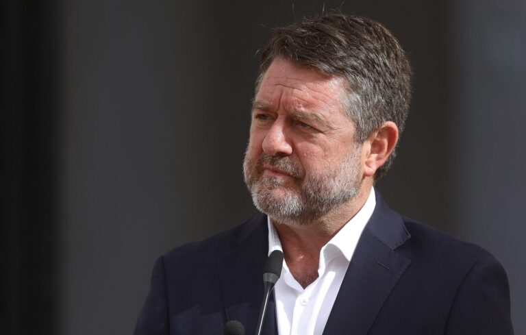 Gobernador Orrego tajante tras informe de Contraloría: “Ni un solo peso del Gobierno de Santiago fue a mi campaña”