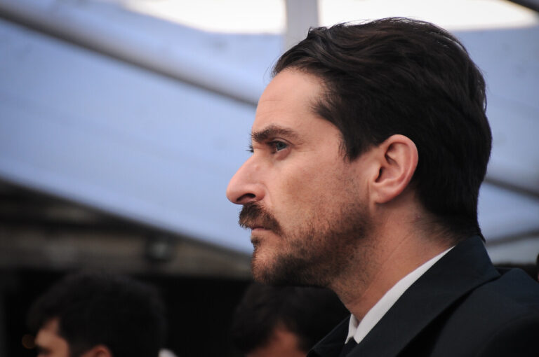 Gonzalo Winter propone condonación del CAE y fin del rol de la banca en la educación superior