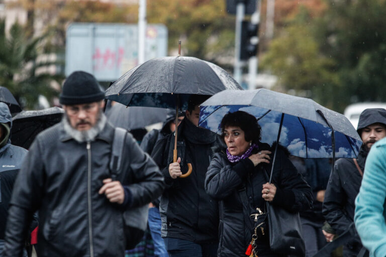 Sistema frontal en la Región Metropolitana: Qué tener en un kit básico de emergencia